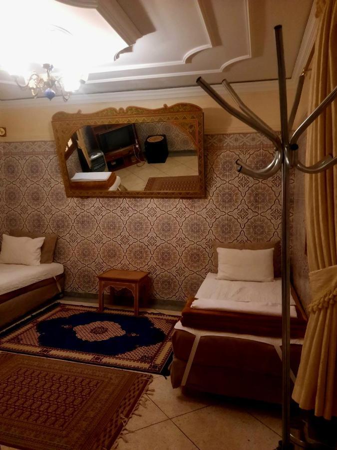 Stay With Low Budget Marrakesh Buitenkant foto